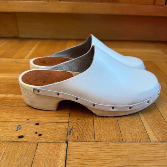 Santa Ventia Jill Clog in White (sz 38) - Picture 4 of 10